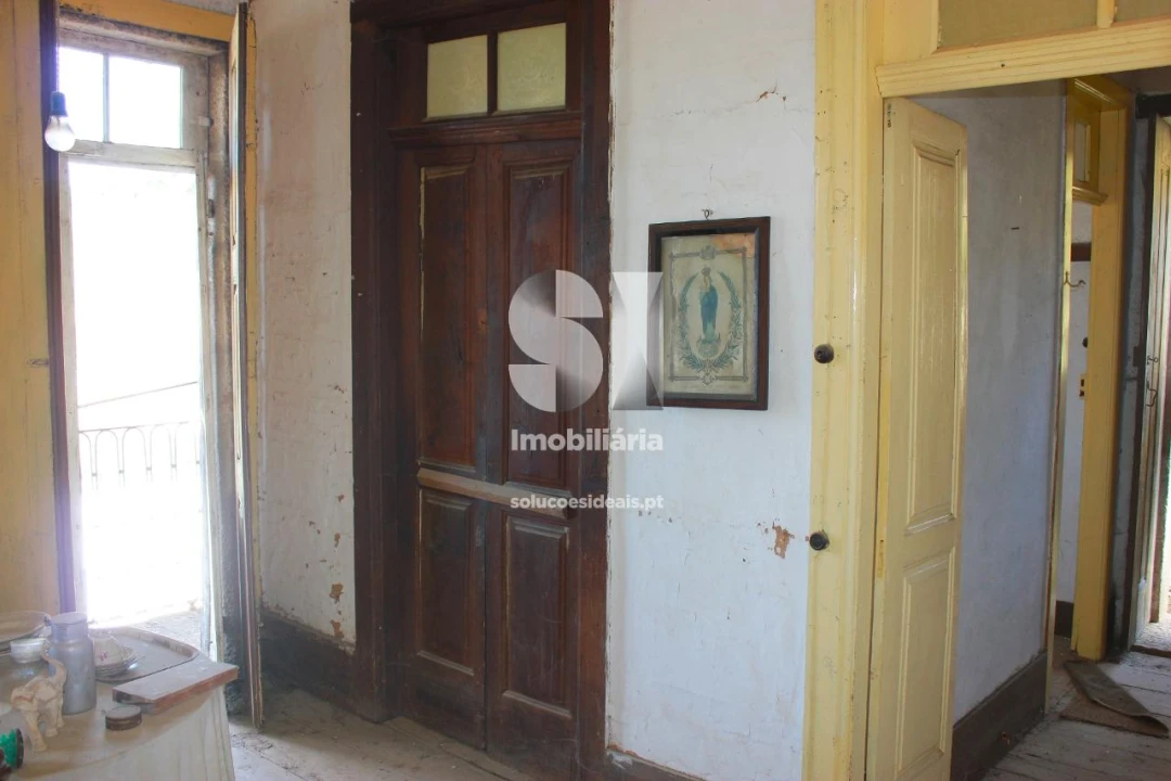 Moradia T2 para Venda em Sanfins do Douro Foto 10