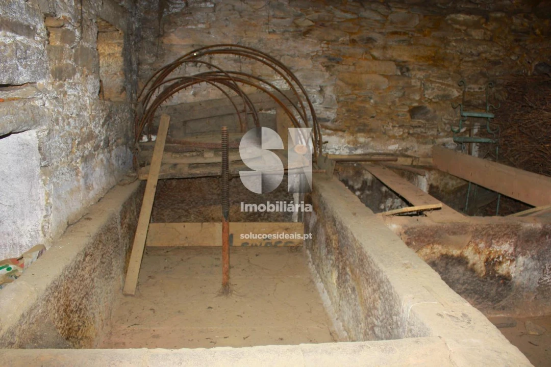 Moradia T2 para Venda em Sanfins do Douro Foto 13