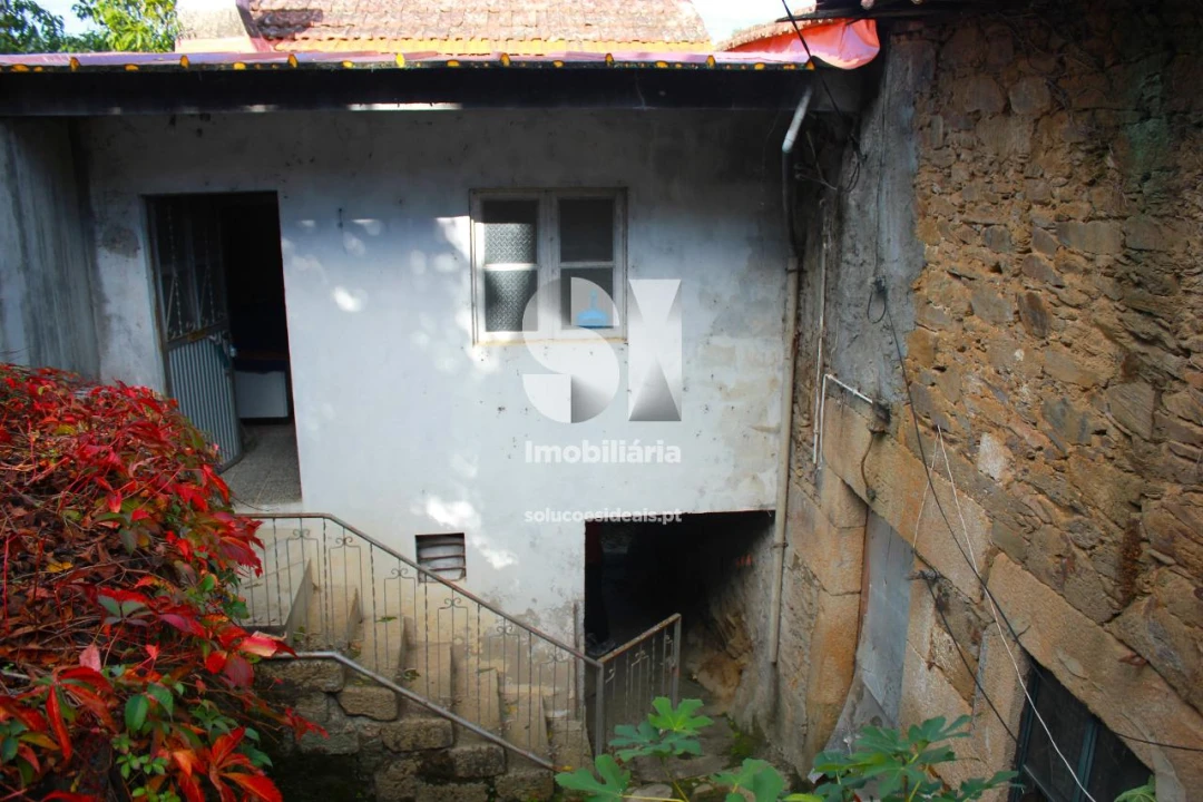 Moradia T2 para Venda em Sanfins do Douro Foto 18
