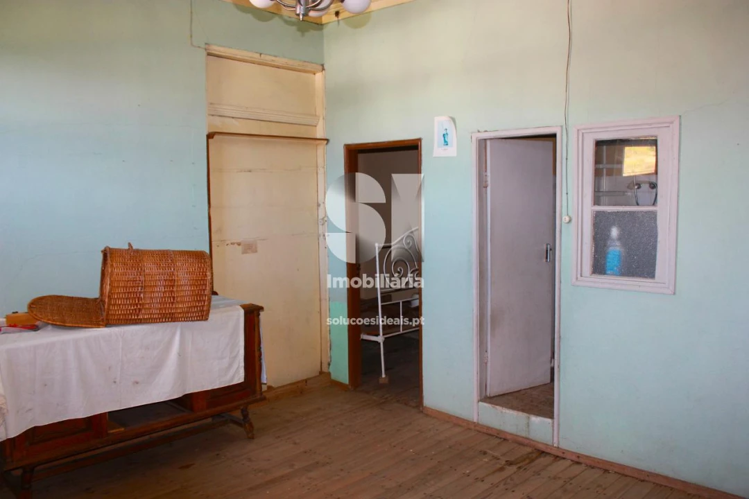 Moradia T2 para Venda em Sanfins do Douro Foto 22