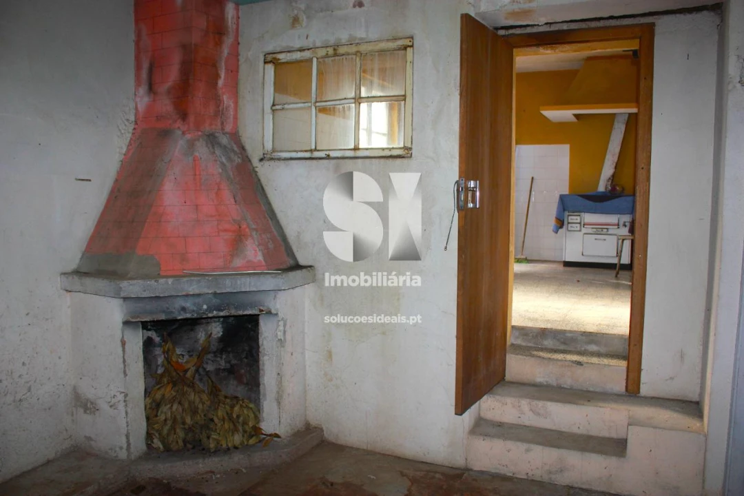 Moradia T2 para Venda em Sanfins do Douro Foto 24