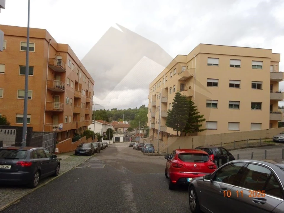 Apartamento T2 para Venda em Fânzeres e São Pedro da Cova Foto 3