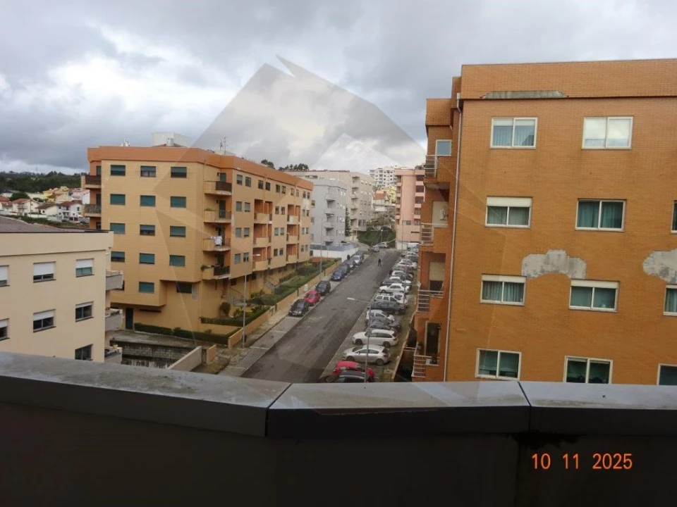 Apartamento T2 para Venda em Fânzeres e São Pedro da Cova Foto 4