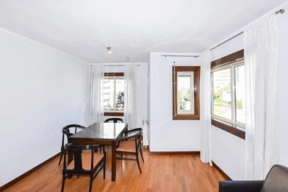 Apartamento T1 para Arrendamento em Aldoar, Foz do Douro e Nevogilde