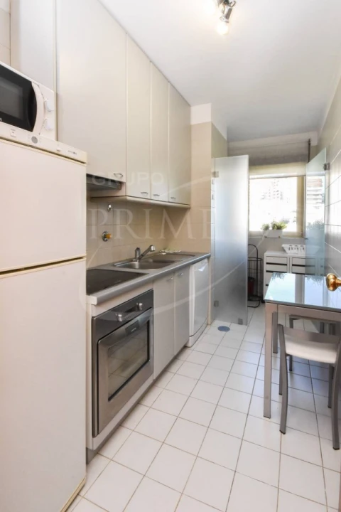 Apartamento T1 para Arrendamento em Aldoar, Foz do Douro e Nevogilde
