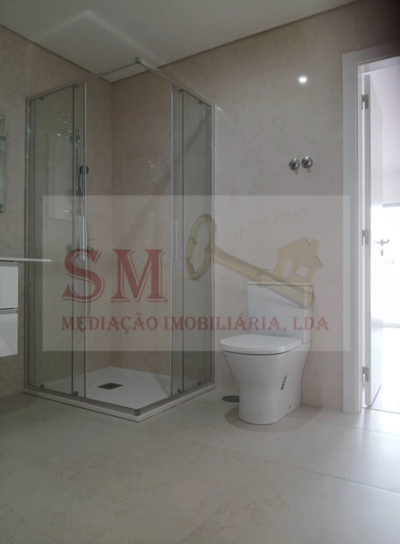 Moradia T4 para Venda em Fernao Ferro Foto 11
