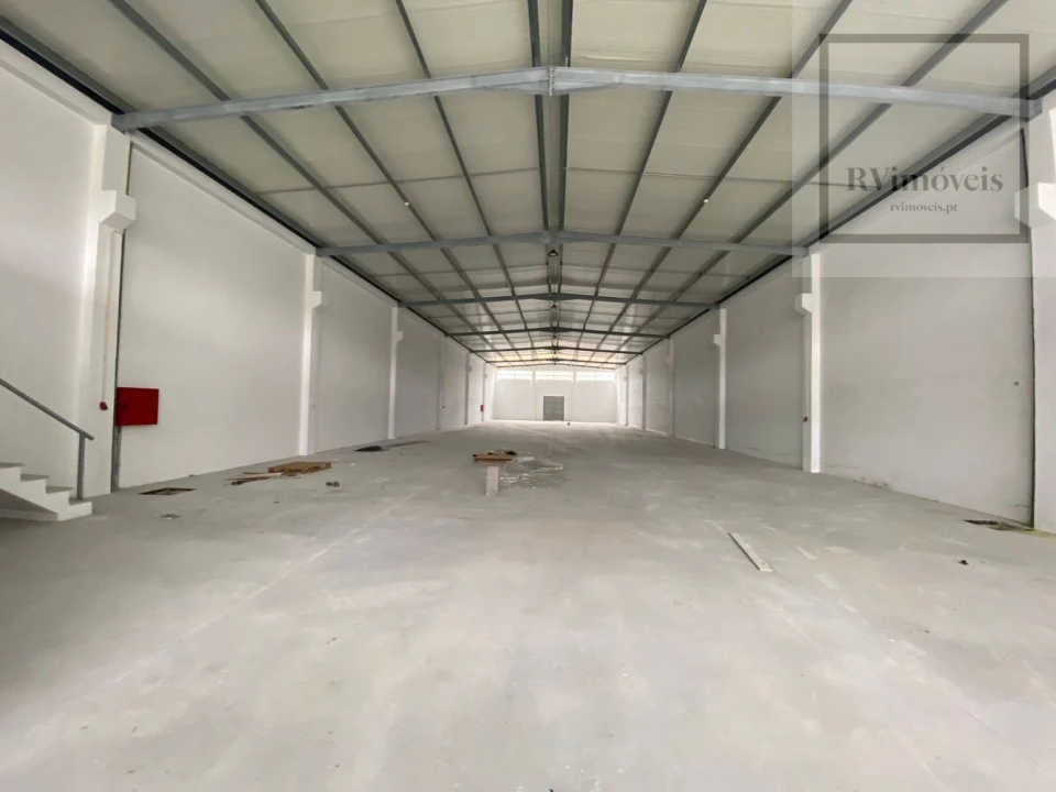 Loja para Venda em Alvarães Foto 11