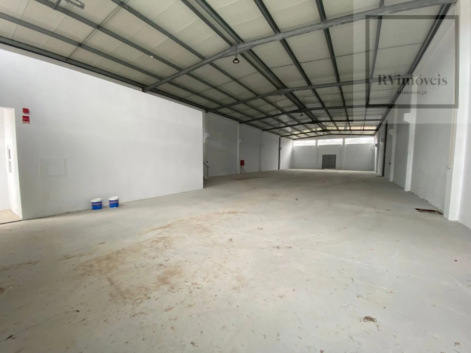 Loja para Venda em Alvarães Foto 1