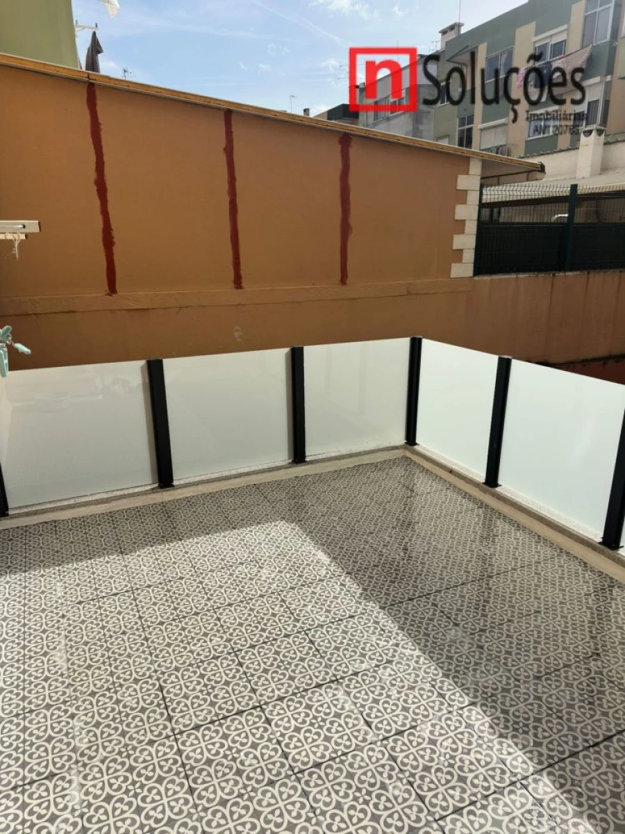 Apartamento T2 para Venda em Póvoa de Santa Iria e Forte da Casa Foto 23