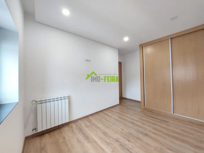 Moradia T3 para Venda em Macieira de Sarnes Foto 6