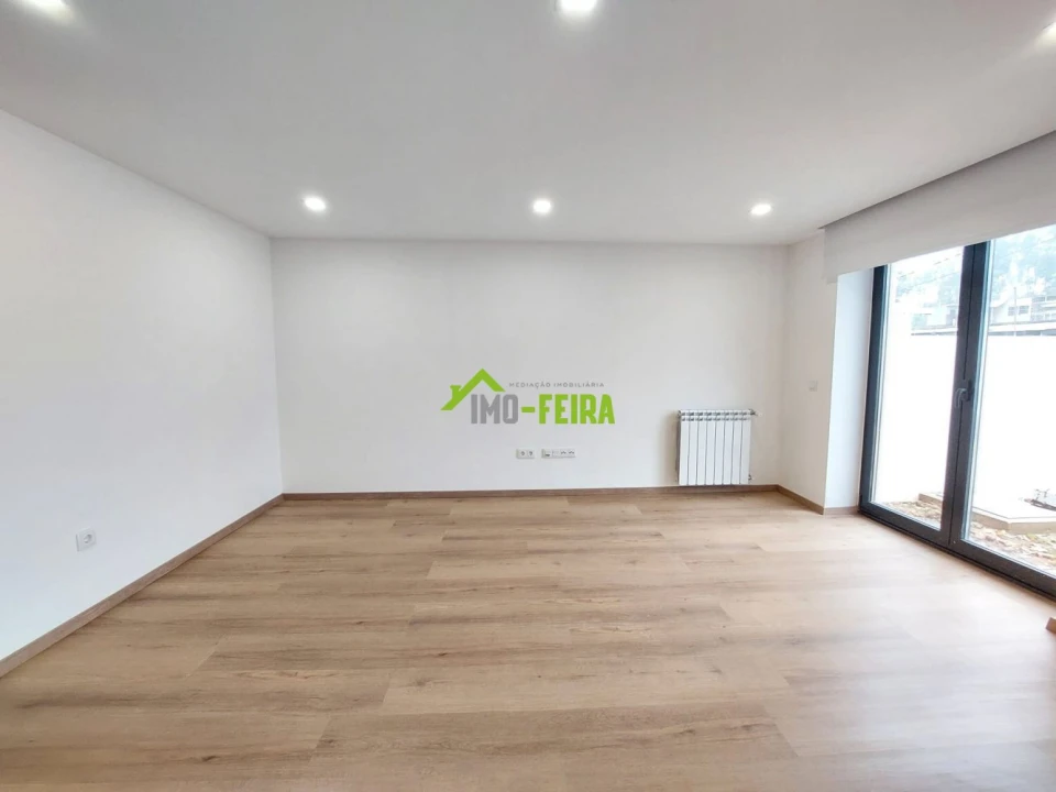 Moradia T3 para Venda em Macieira de Sarnes Foto 17