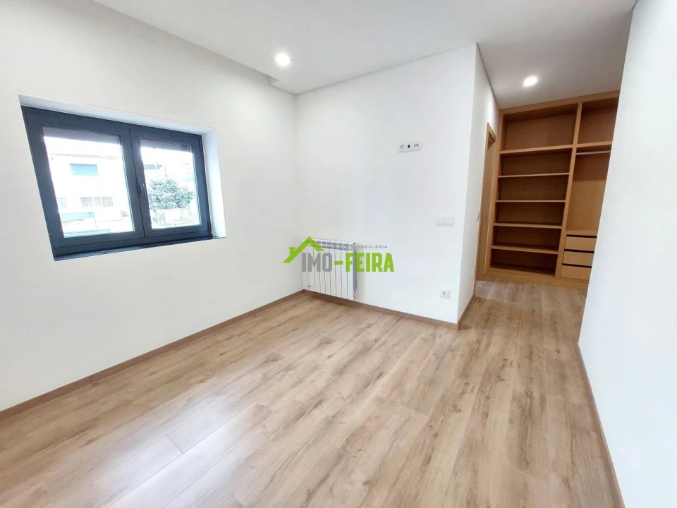 Moradia T3 para Venda em Macieira de Sarnes Foto 24