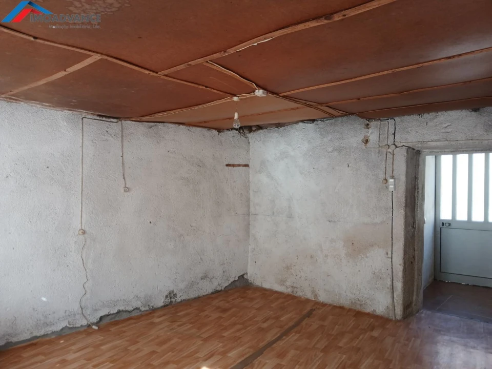 Moradia T3 para Venda em Lorvão Foto 11