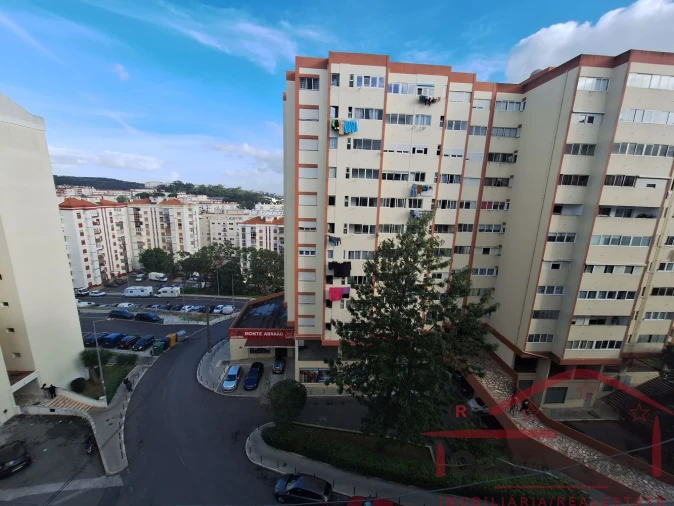 Apartamento T1 para Venda em Massamá e Monte Abraão Foto 29