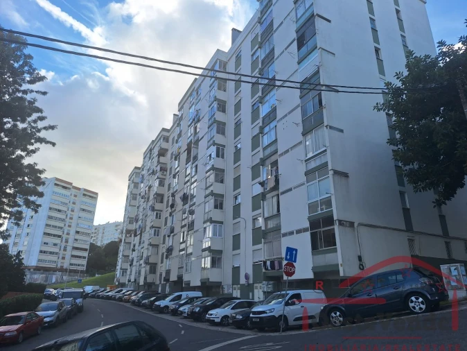 Apartamento T1 para Venda em Massamá e Monte Abraão Foto 31