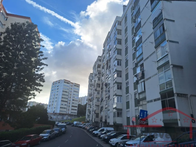 Apartamento T1 para Venda em Massamá e Monte Abraão Foto 32