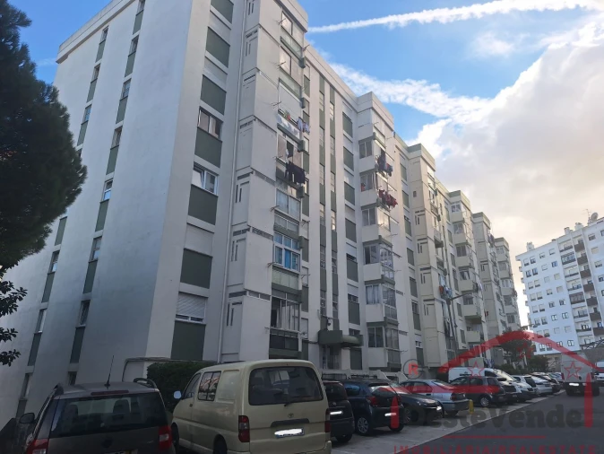 Apartamento T1 para Venda em Massamá e Monte Abraão Foto 25