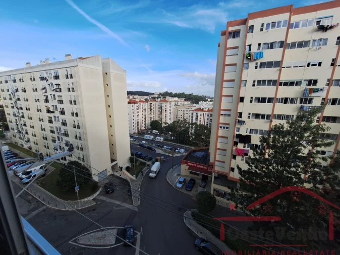 Apartamento T1 para Venda em Massamá e Monte Abraão Foto 27