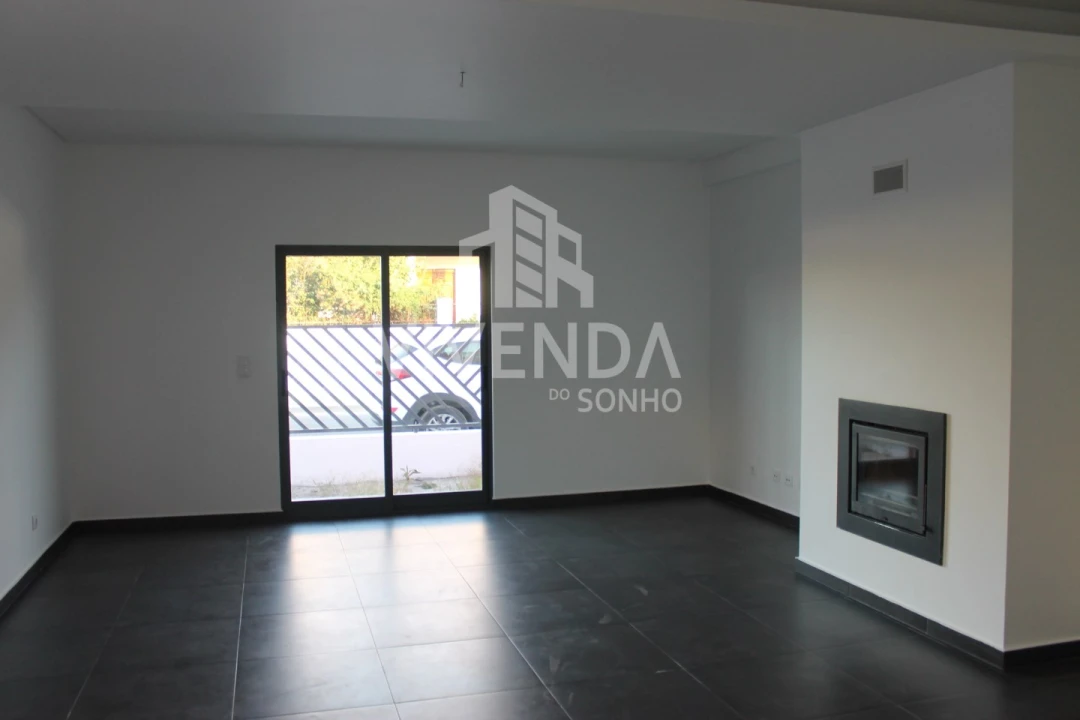 Moradia T5 para Venda em Fernao Ferro Foto 2