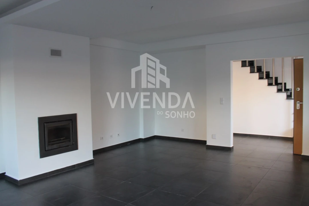 Moradia T5 para Venda em Fernao Ferro Foto 6