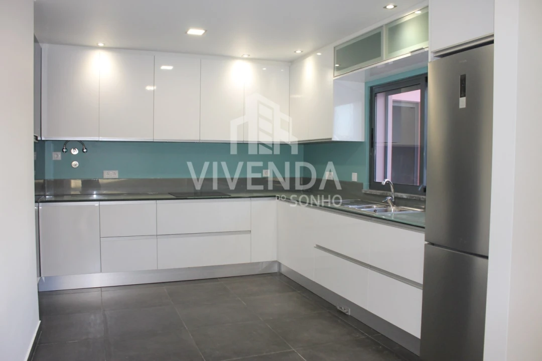 Moradia T5 para Venda em Fernao Ferro Foto 8