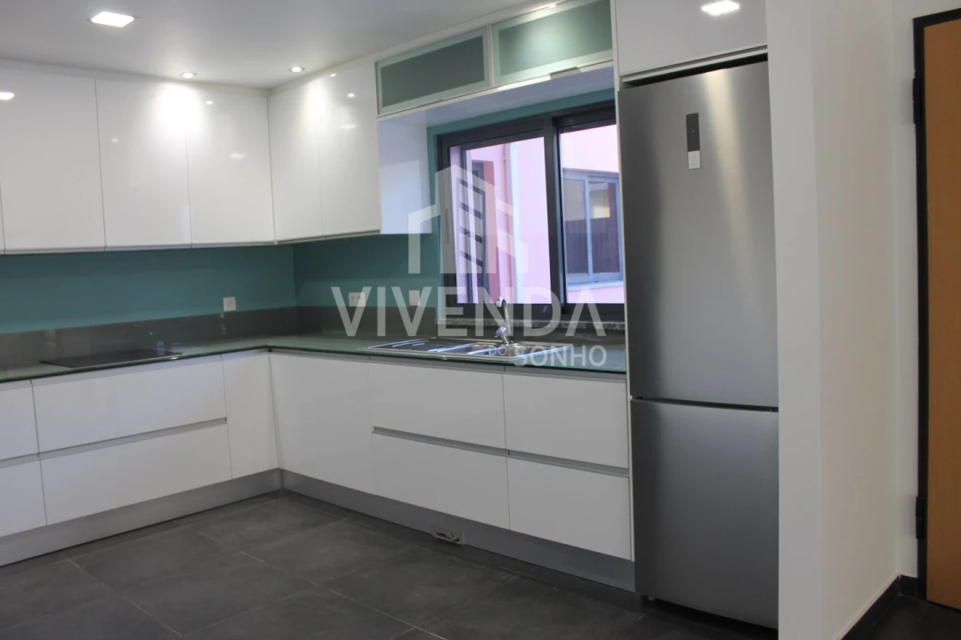 Moradia T5 para Venda em Fernao Ferro Foto 12