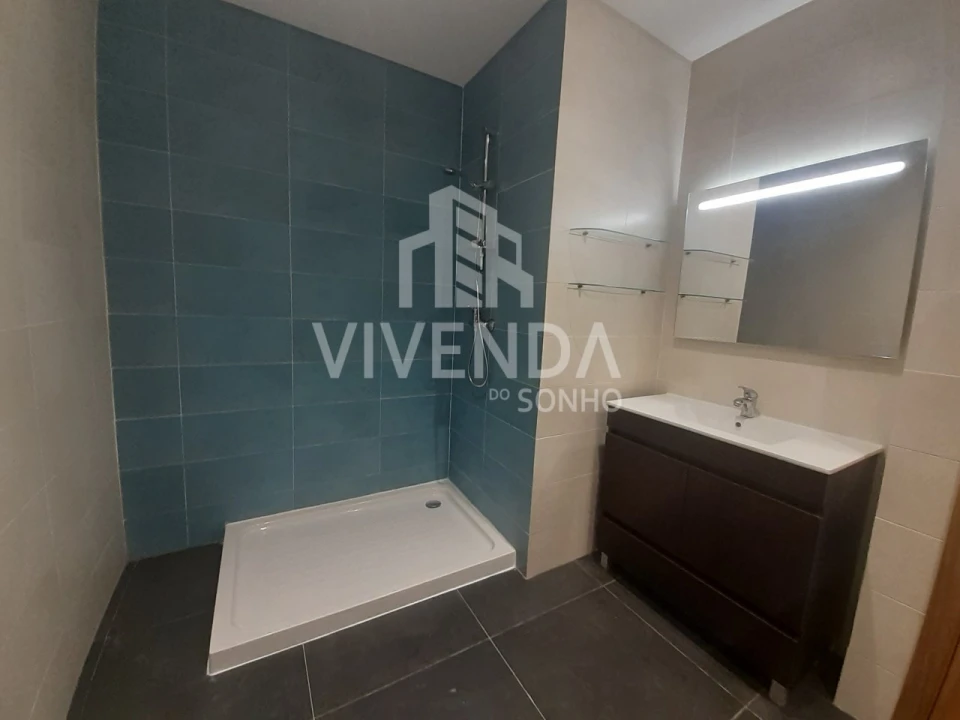 Moradia T5 para Venda em Fernao Ferro Foto 21