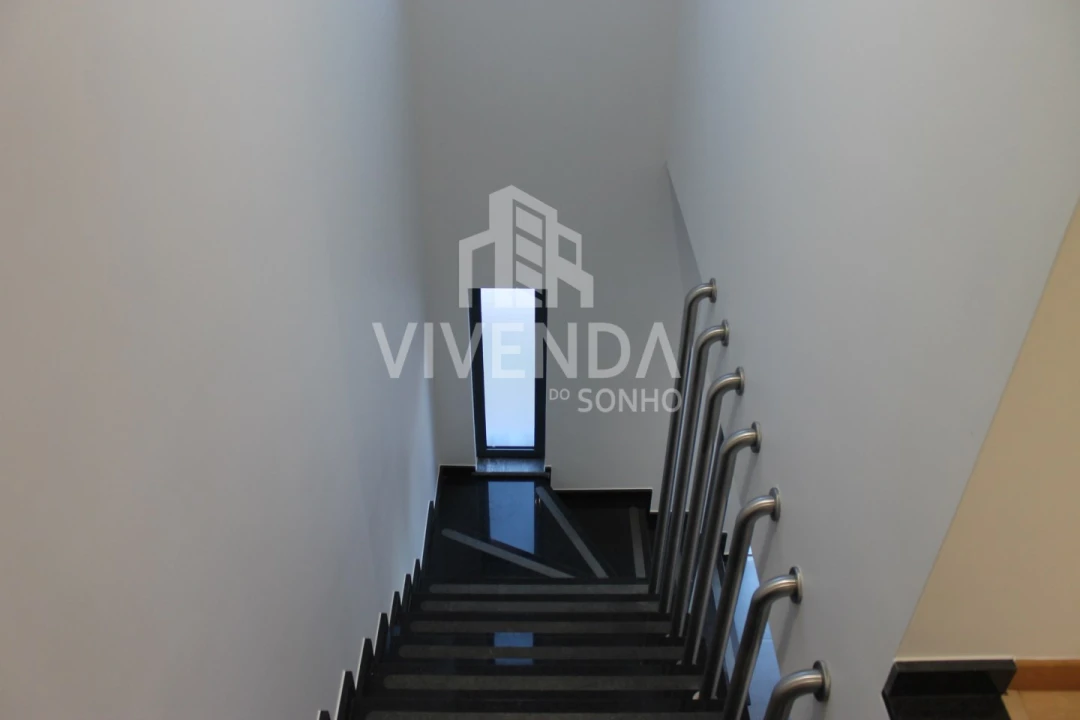 Moradia T5 para Venda em Fernao Ferro Foto 22