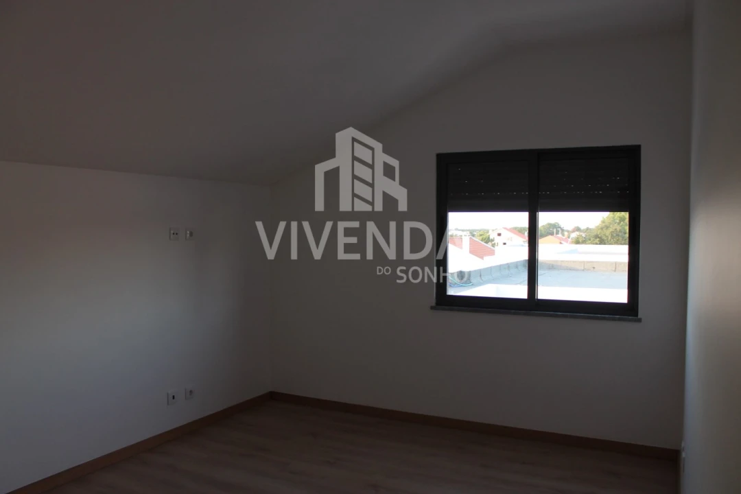 Moradia T5 para Venda em Fernao Ferro Foto 23