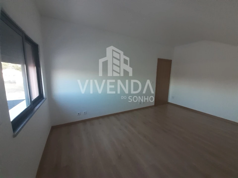 Moradia T5 para Venda em Fernao Ferro Foto 24