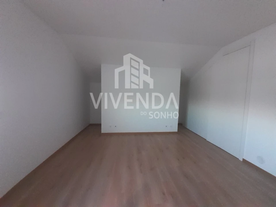 Moradia T5 para Venda em Fernao Ferro Foto 35