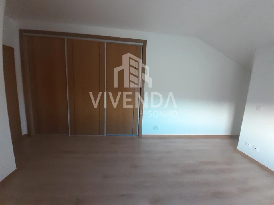 Moradia T5 para Venda em Fernao Ferro Foto 36