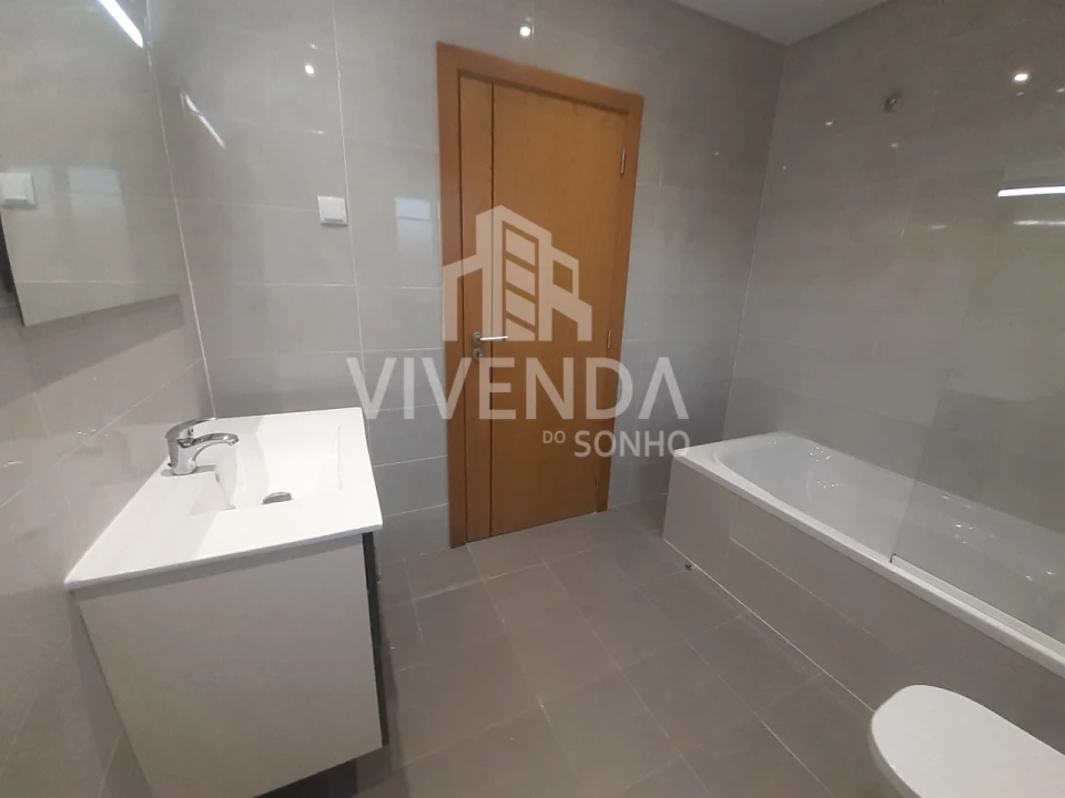 Moradia T5 para Venda em Fernao Ferro Foto 39