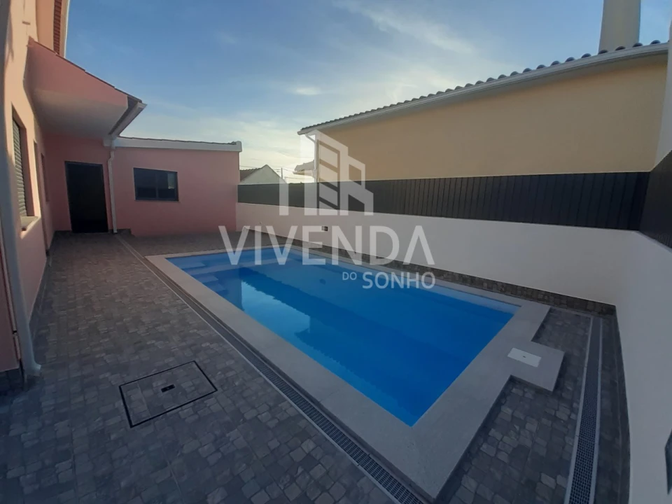 Moradia T5 para Venda em Fernao Ferro Foto 53