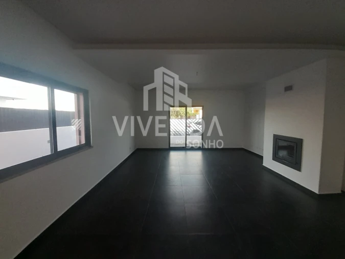 Moradia T5 para Venda em Fernao Ferro Foto 4