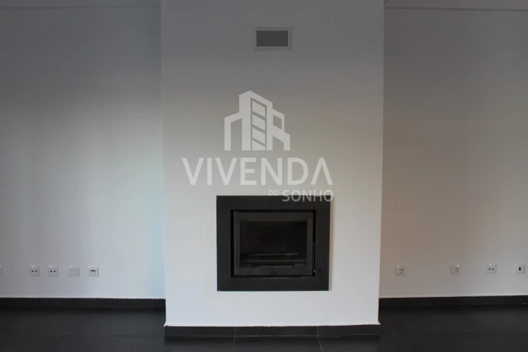 Moradia T5 para Venda em Fernao Ferro Foto 5