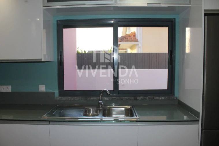 Moradia T5 para Venda em Fernao Ferro Foto 10