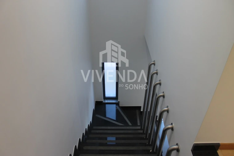 Moradia T5 para Venda em Fernao Ferro Foto 22