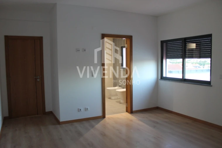 Moradia T5 para Venda em Fernao Ferro Foto 26