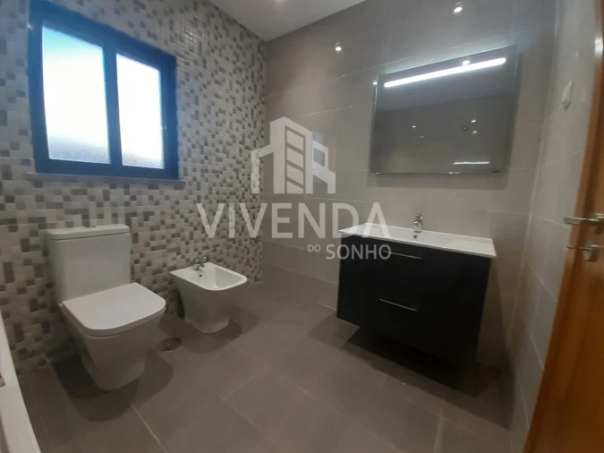 Moradia T5 para Venda em Fernao Ferro Foto 40