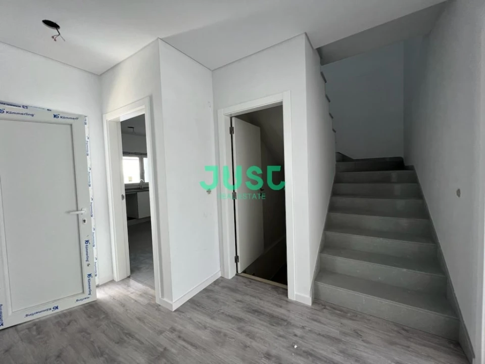 Moradia T3 para Venda em Seixal, Arrentela e Aldeia de Paio Pires Foto 11