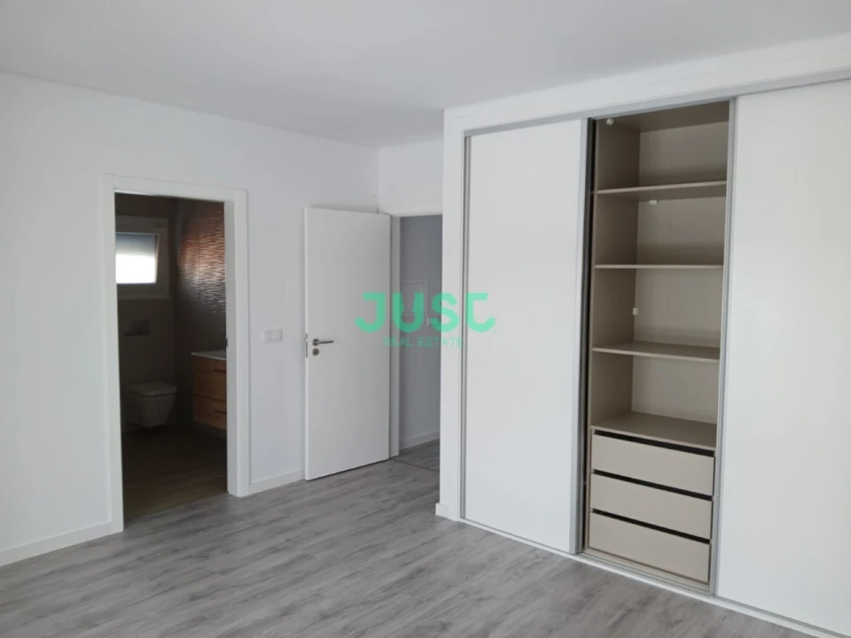 Moradia T3 para Venda em Seixal, Arrentela e Aldeia de Paio Pires Foto 19