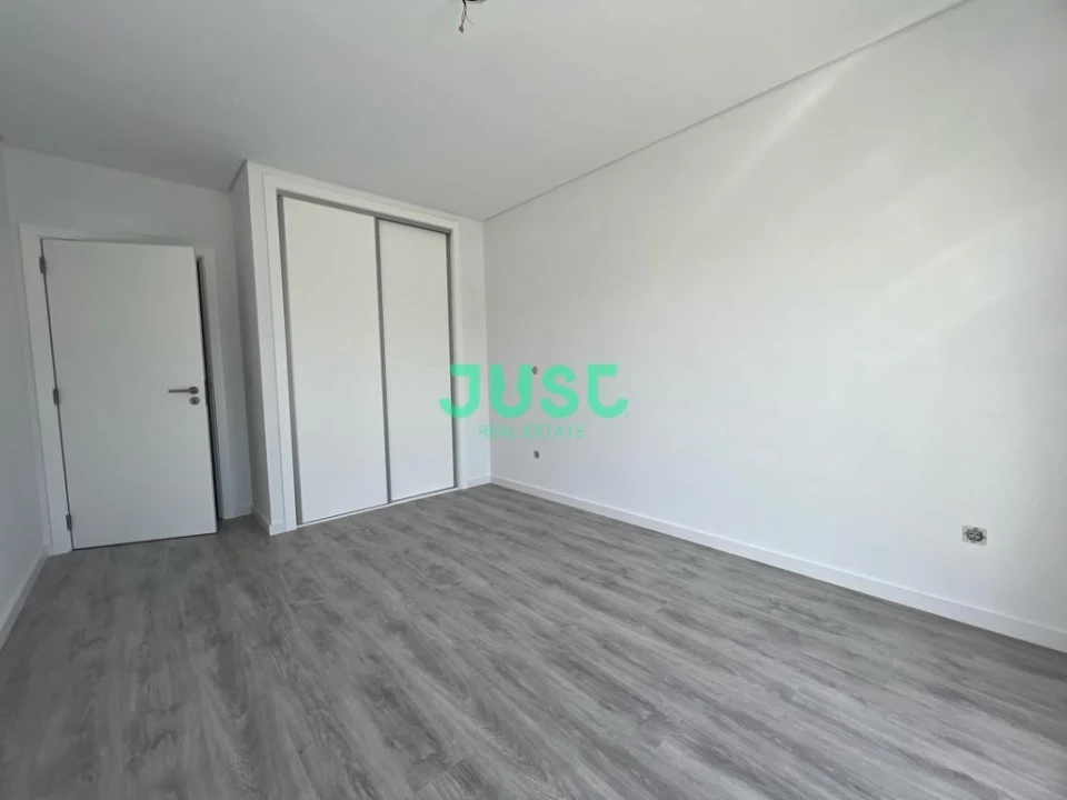 Moradia T3 para Venda em Seixal, Arrentela e Aldeia de Paio Pires Foto 24