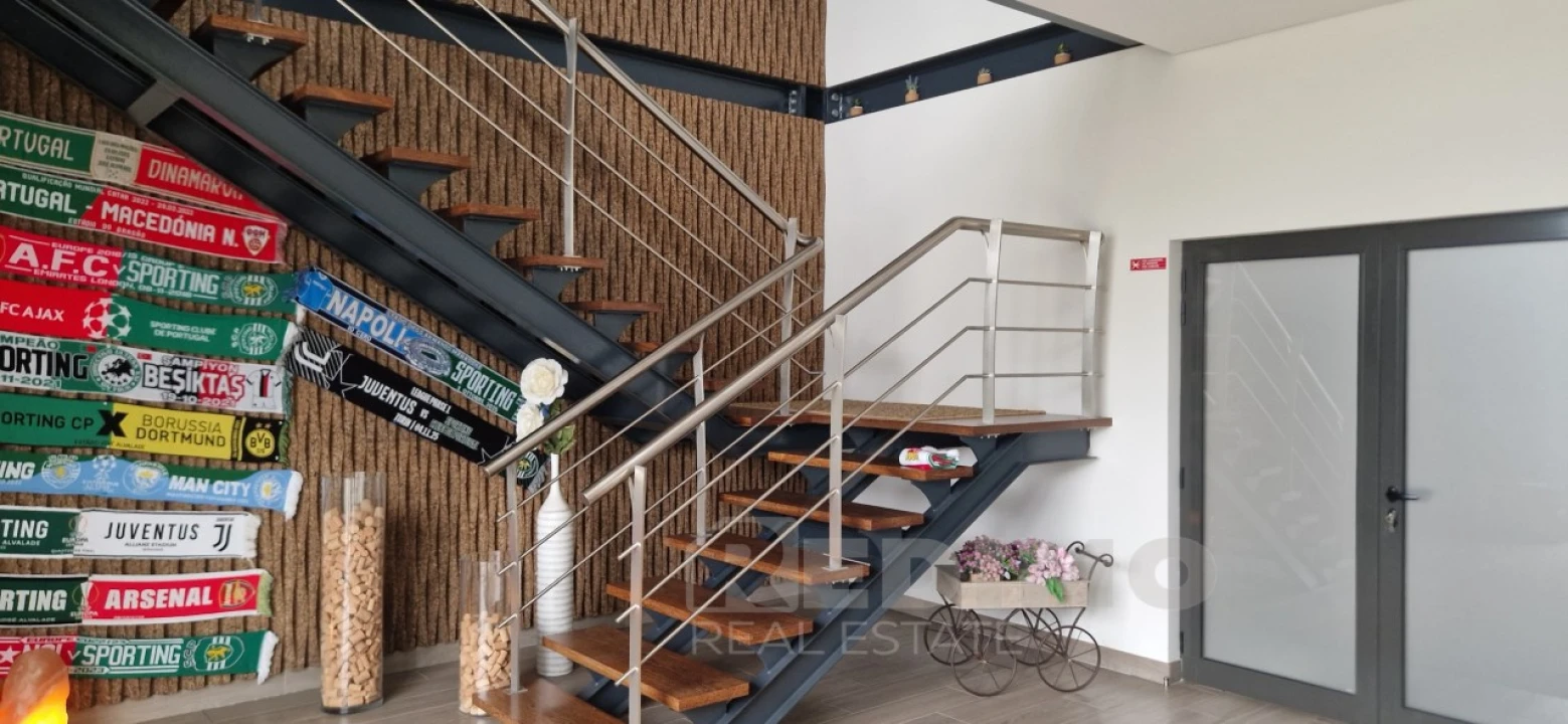 Armazém para Arrendamento em Rio Meão Foto 9