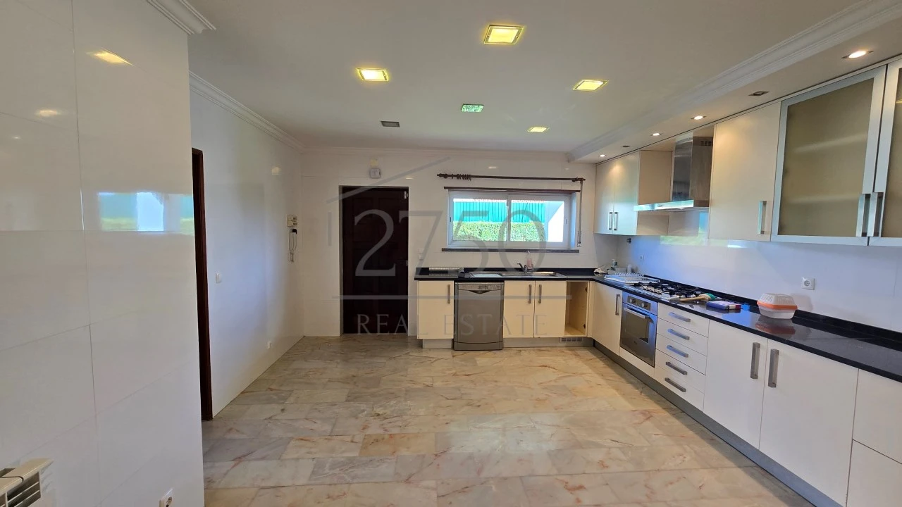 Moradia T5 para Arrendamento em Cascais e Estoril Foto 11