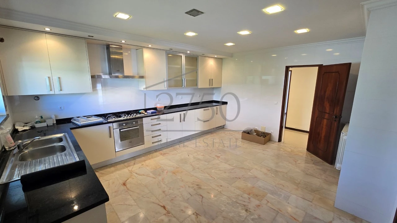 Moradia T5 para Arrendamento em Cascais e Estoril Foto 13