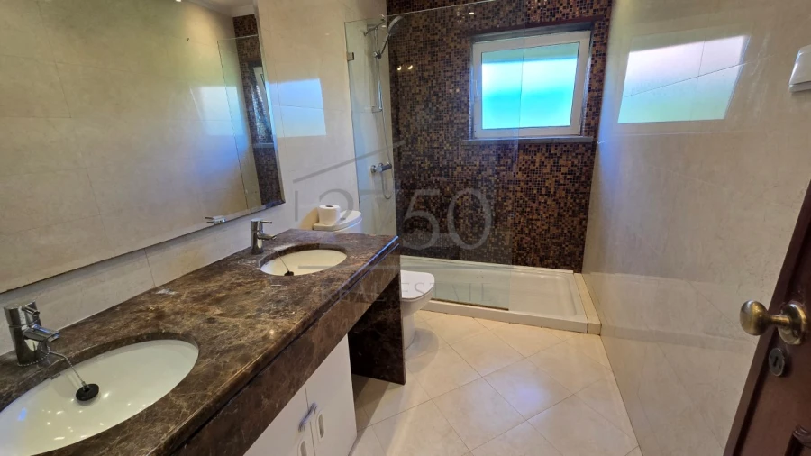 Moradia T5 para Arrendamento em Cascais e Estoril Foto 18