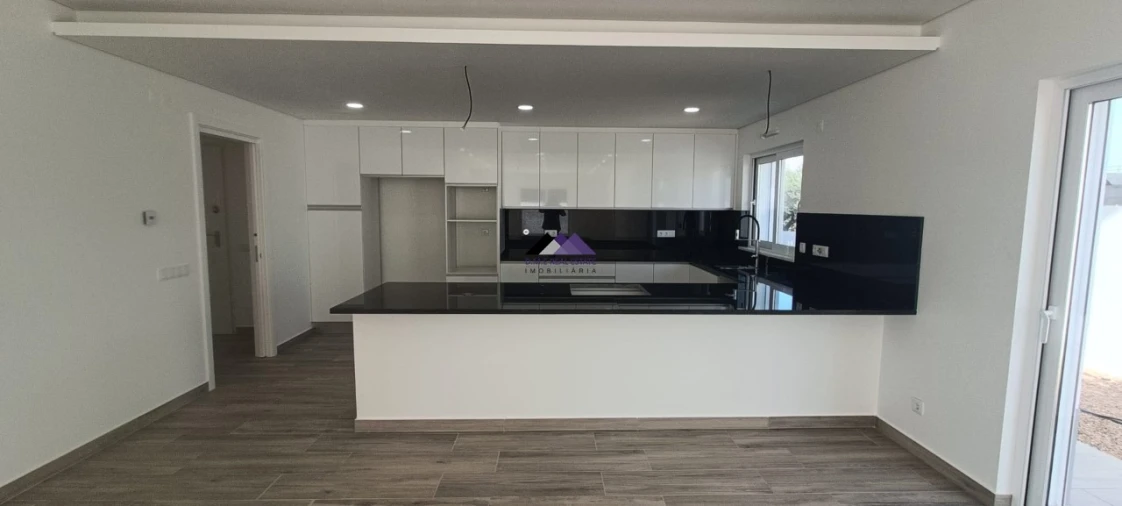 Moradia T4 para Venda em Altura Foto 10