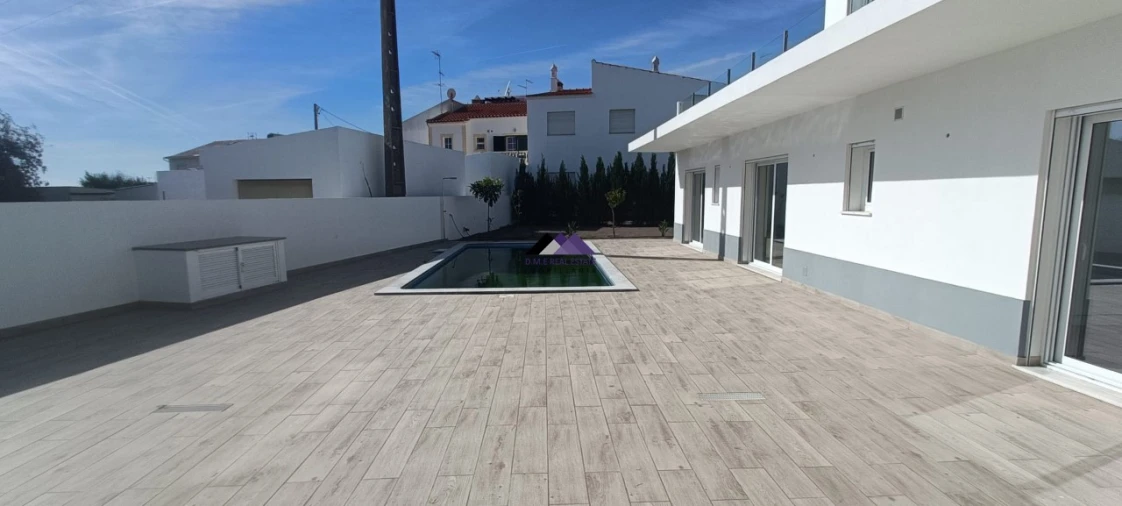 Moradia T4 para Venda em Altura Foto 14