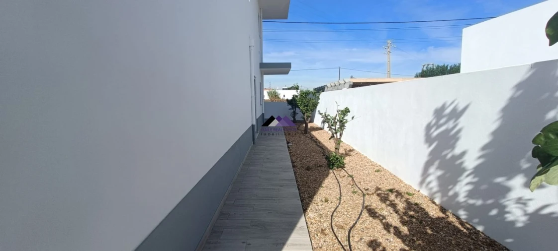 Moradia T4 para Venda em Altura Foto 18